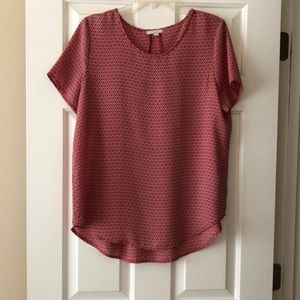 Beautiful Red and White Top